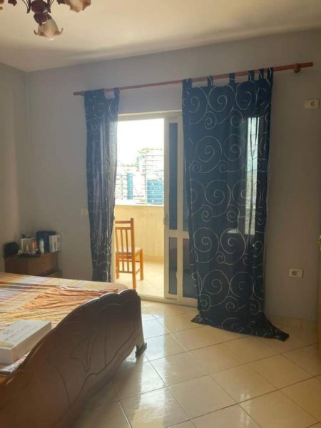 Tirane, jepet me qera apartament 1+1+BLK Kati 8, 70 m² 35.000 Leke (Adresa : rr Siri Kodra  pa vajtur  tek dispanceri)