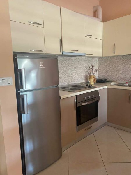 Tirane, jepet me qera apartament 1+1+BLK Kati 2, 76 m² 40.000 Leke (siri kodra)