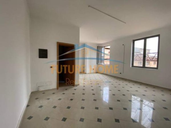 Durres, shitet ambjent biznesi Kati 3, 200 m² 1.600 Euro/m2 (Vollga)