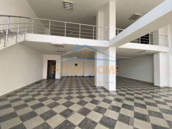 Durres, jepet me qera ambjent biznesi Kati 0, 311 m² 1.600 Euro (Vollga)