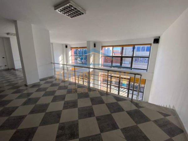 Durres, jepet me qera ambjent biznesi Kati 0, 311 m² 1.600 Euro (Vollga)