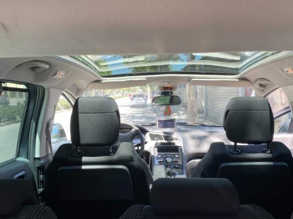Fier, shitet makine Peugeot 5008 Viti 2011, 6.000 Euro