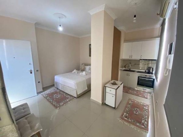 Tirane, jepet me qera garsonier 1+1 Kati 3, 40 m² 260 Euro (Rruga 5-Maji)