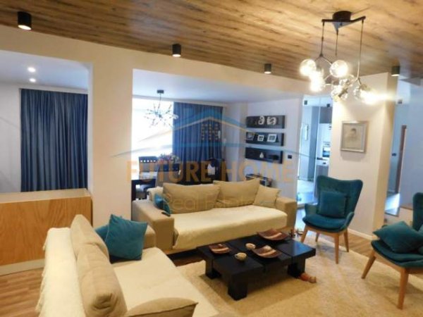 Durres, shitet apartament duplex 2+1 Kati 4, 224 m² 180.000 Euro (Kopshti Sotir Noka)