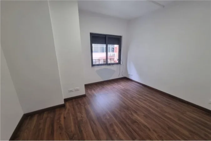 APARTAMENT 2+1 PER SHITJE TE HIM KOLLI!