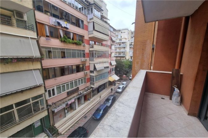 APARTAMENT 2+1 PER SHITJE TE HIM KOLLI!