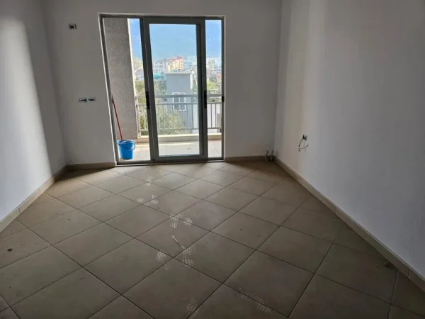 Shitet apartament 2+1+2 tek Oxhaku!