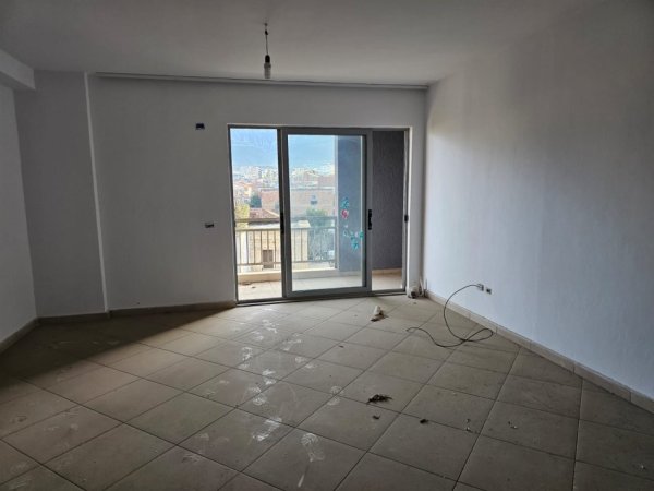 Shitet apartament 2+1+2 tek Oxhaku!