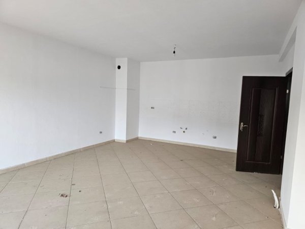 Shitet apartament 2+1+2 tek Oxhaku!