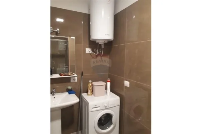 Apartament - Me Qira - Brryli - Materniteti i Ri, Shqipëri
APARTAMENT 1+1 ME QIRA TE BRRYLI