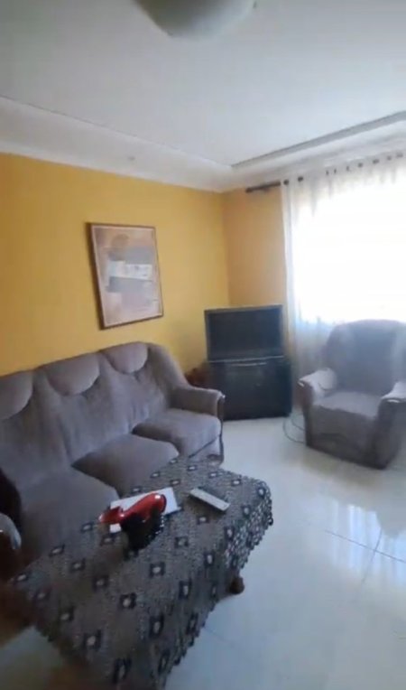 Apartament me Qera 2+1