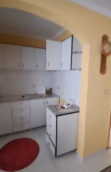 Apartament me Qera 2+1