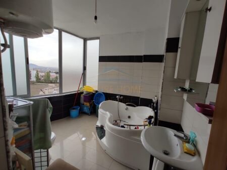 Apartament 3+1+2 për Shitje në Rrugën e Dajtit, Tiranë. AREA39097