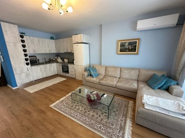 Apartament 1+1 për Qira në Rrugën e Kavajës