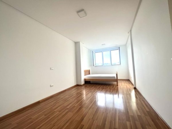 JEPET ME QIRA APARTAMENT 2+1 BULEVARDI KRYESOR DURRES