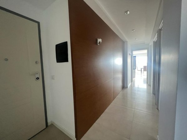 JEPET ME QIRA APARTAMENT 2+1 BULEVARDI KRYESOR DURRES