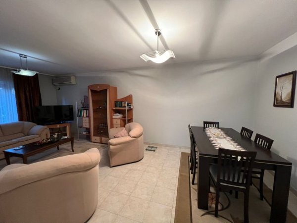 Shitet, Apartament 3+1+2, Laprakë, Tiranë.