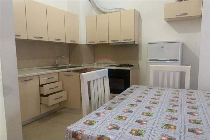 Apartament - Me Qira - Kopshti Botanik, Shqipëri
APARTAMENT 2+1+2 ME QIRA- KOPESHTI BOTANIK,TIRANE