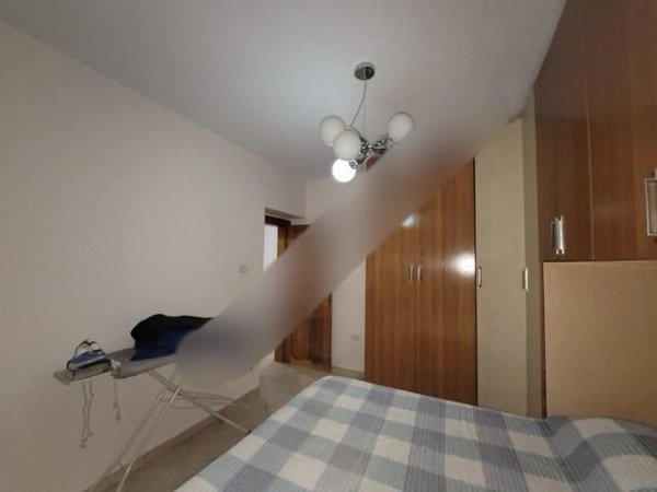 Japim me qera apartament 3+1 tek Rruga Fortuzi