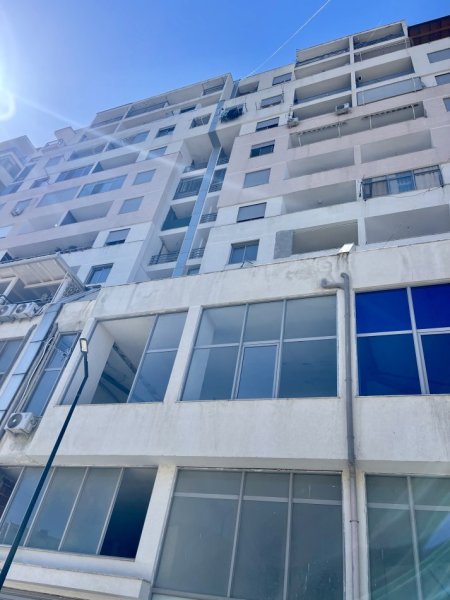 Durres, Shitet Apartament 1+1, Pran Stadiumit Niko Dovana