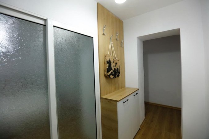 Jepet me qira apartament 1+1 prane Rruges se Kosovareve