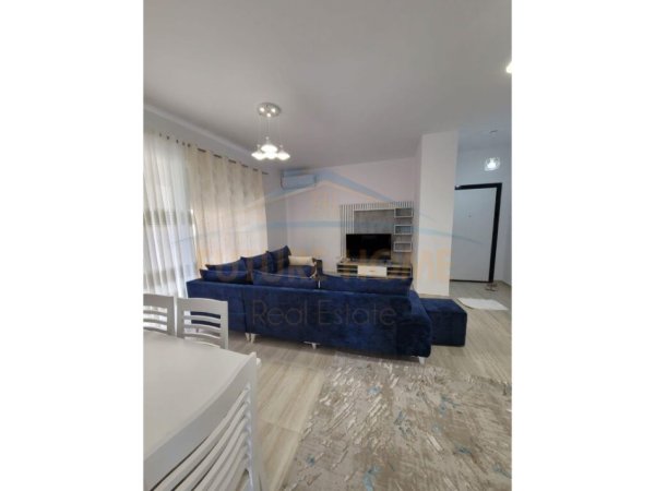 Qera, Apartament 2+1+2+Post Parkimi, Ish Fusha e Aviacionit, Tiranë
Cmimi 650euro