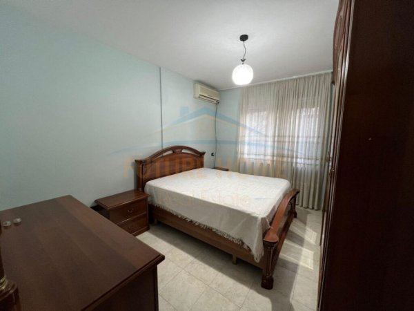 Shitet, Apartament 3+1+2, Laprakë, Tiranë.