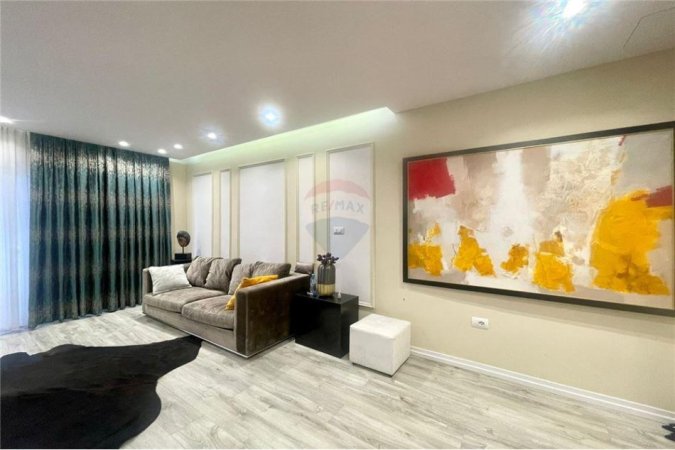 APARTAMENT 2+1 ME QERA TEK KOMUNA PARISIT