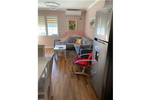 Apartament - Me Qira - Rruga e Elbasanit, Shqipëri
Apartament 1+1 me qira tek Rruga e Elbasanit!