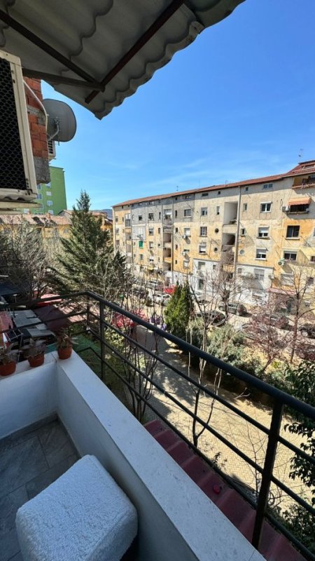 Jepet me Qera Apartament 2+1 + Papafingo në Myslym Shyri