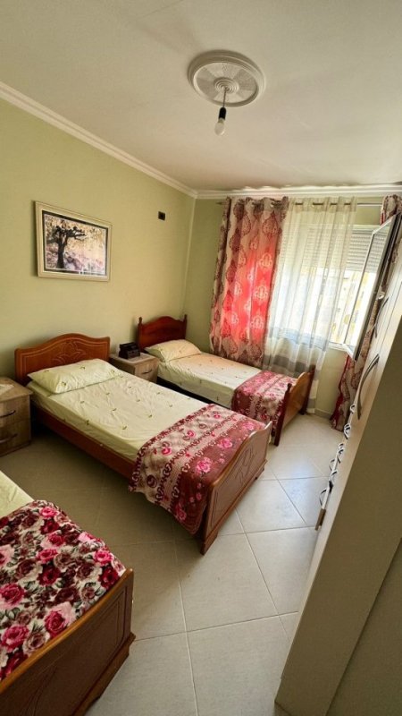 Jepet me Qera Apartament 2+1 + Papafingo në Myslym Shyri