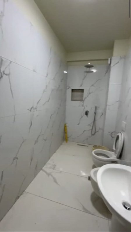 Apartament Me Qera 1+1 Tek Fusha E Aviacionit, Tirane.