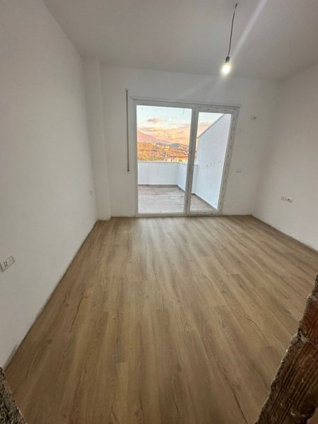 🏡Shitet apartament 1+1+ verande📍Fresk, prane Murages