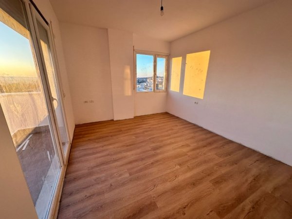 !! Shitet apartament 1+1+ verande NE Fresk, prane Murages, 81.900 EURO