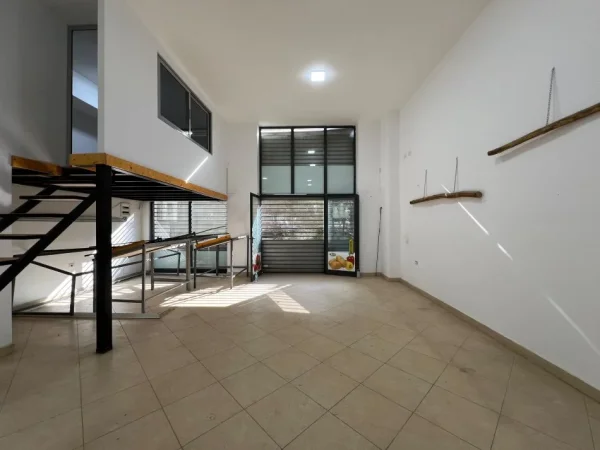 ULET CMIMI !!! Qera, Ambient Biznesi 90m²