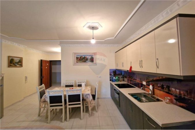 Apartament 1+1 me qera afatgjate ne Vlore.