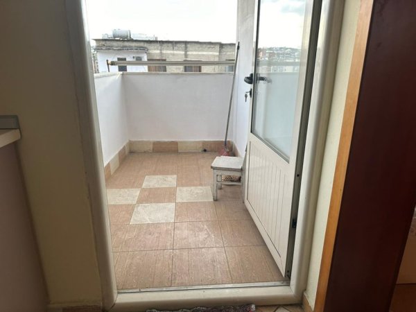 Shitet Apartament 2+1 prane Bulevardit Zhan D’ark