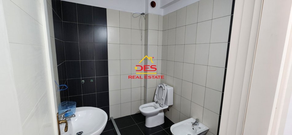 🆕🔥 SHITET APARTAMENT 2+1 PRANË KISHËS ORTODOKSE,VLORË.