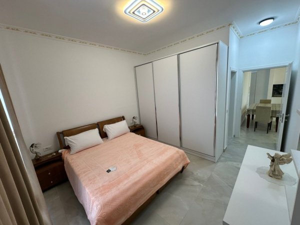 Apartament me qera 2+1 + Post parkimi !