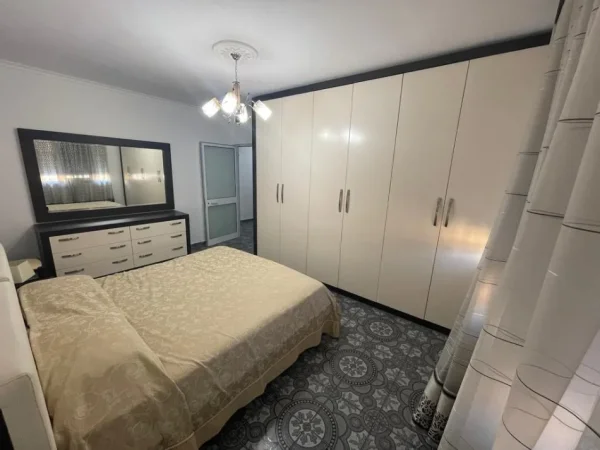 Shitet Apartament  - ( Kombinat )