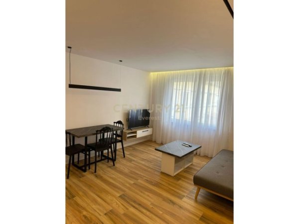 RESTORANT DURRESI, SHESIM APARTAMENT 1+1 DHE GARSONIERE !