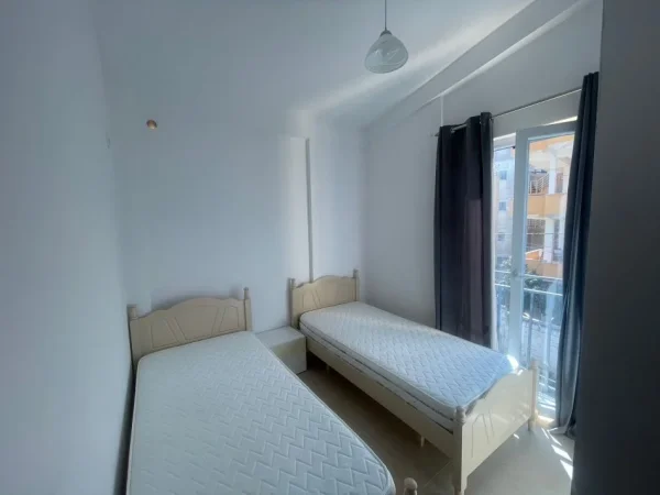 Jepet me qira apartament 2+1, Laprake