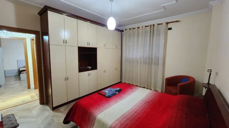 JEPET APARTAMENT ME QERA 3+1+2  1000 EURO MYSLYM SHYRI