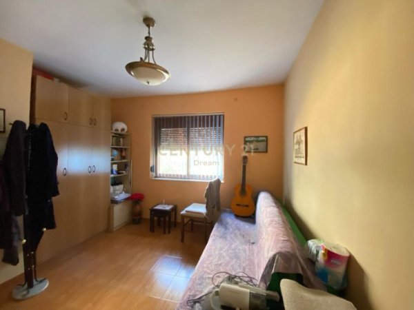 Shitet apartament 1+1 prane Pediatrise