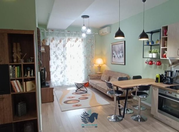 Shitet Apartament 1+1 Tek Bulevardi i Ri [ID P114]