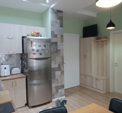 Shitet Apartament 1+1 Tek Bulevardi i Ri [ID P114]