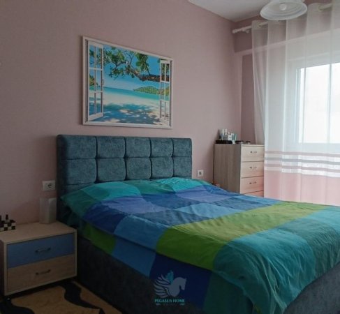 Shitet Apartament 1+1 Tek Bulevardi i Ri [ID P114]