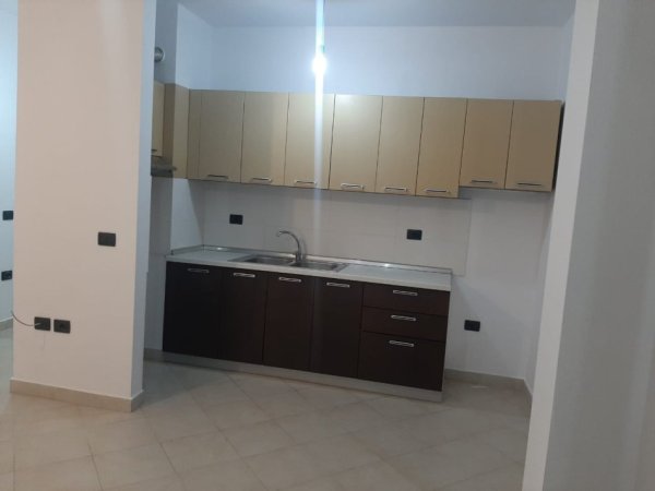 Shitet Apartament 1+1 NE ASTIR