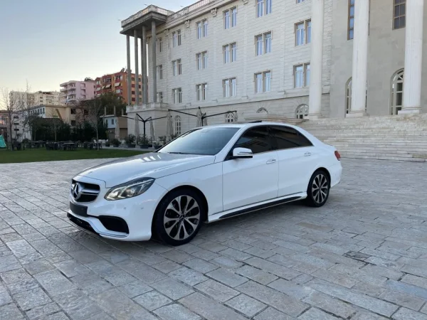 Mercedes Benz E Class Motorr 220 Naft