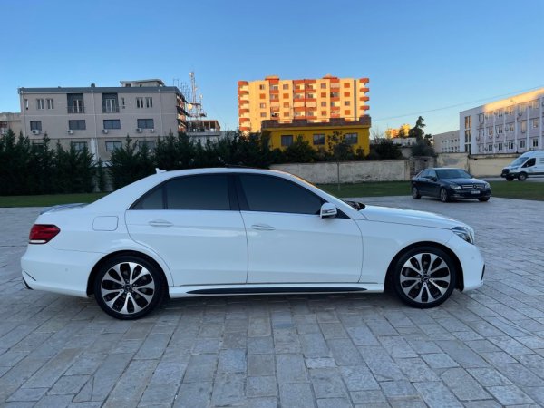 Mercedes Benz E Class Motorr 220 Naft